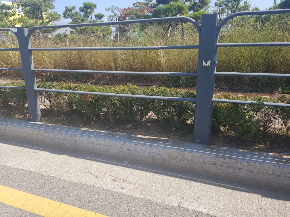 도로 시설물 (보차도 휀스·난간·지주 시스템)